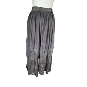 NWT Wrap London gray 3/4 length lace skirt - 10